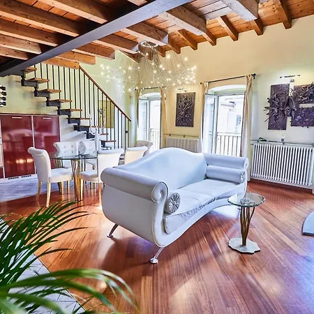 Luxury Design Loft - Piazza Pontida 아파트