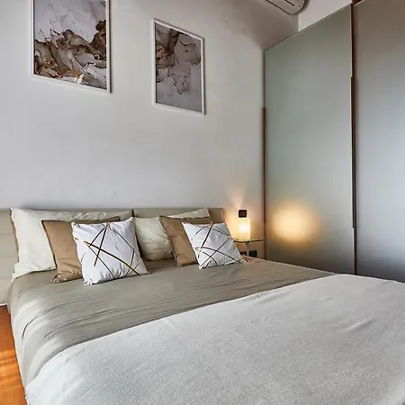 アパート Luxury Design Loft - Piazza Pontida ベルガモ