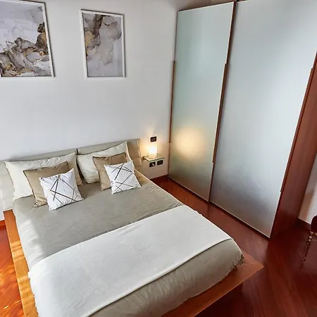 Luxury Design Loft - Piazza Pontida 아파트 베르가모